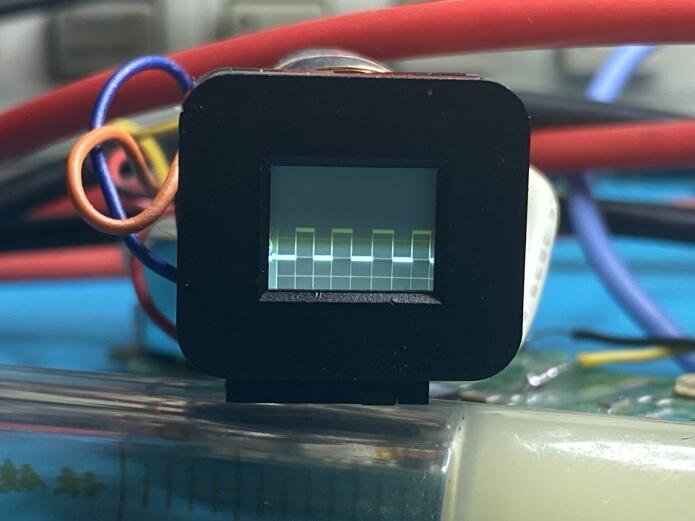 Square wave on the CRT-Viewfinder