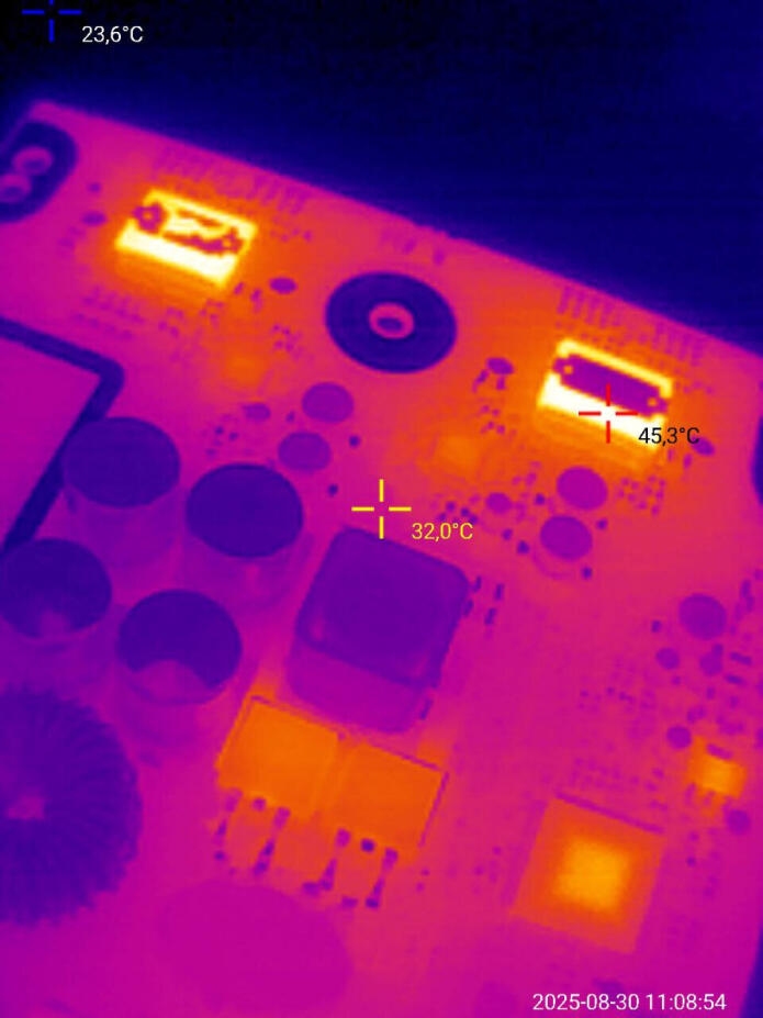 Аудио усилитель JBL под тепловизионной камерой