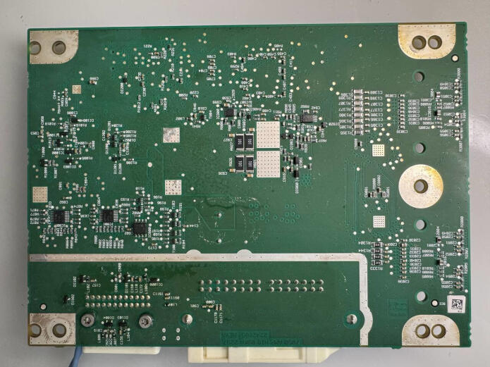 Обратная сторона JBL audio amplifier