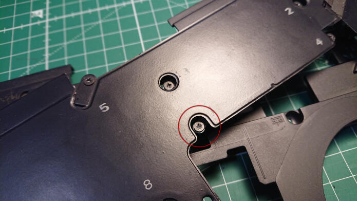 Стерта голівка гвинта радіатора