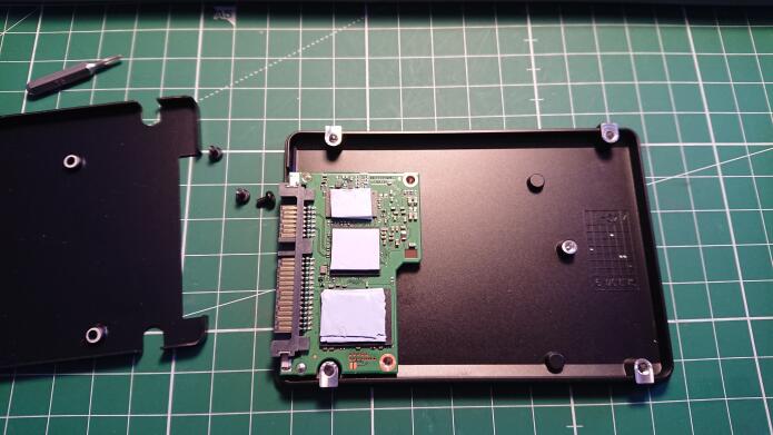 Checking the thickness of thermal pads ARCTIC TP-3