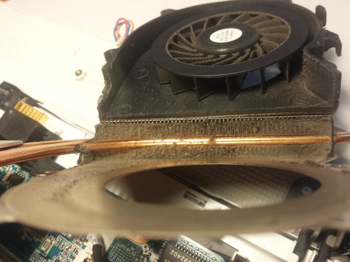 Completely clogged laptop radiator